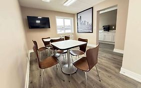 Super 8 By Wyndham Rockford South